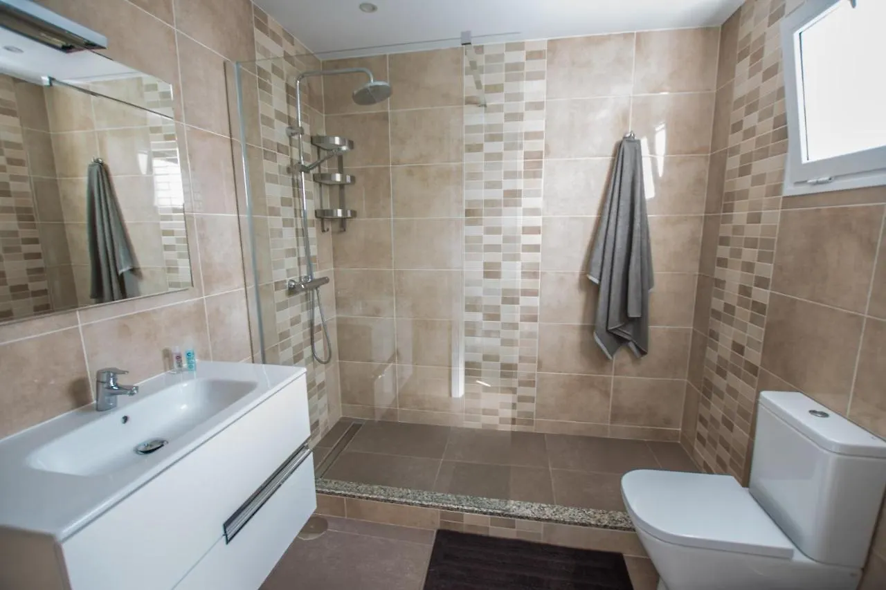 Casa Anemona With Terrace Shared Pool Sea Views And Free Wifi Appartement Puerto del Carmen  Spanje
